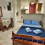 Akrata Golden House 3 *