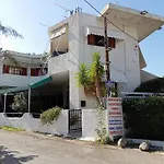 Apartamento Akrata Golden House 3 *