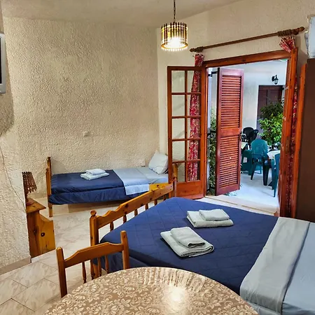 Akrata Golden House 3 *