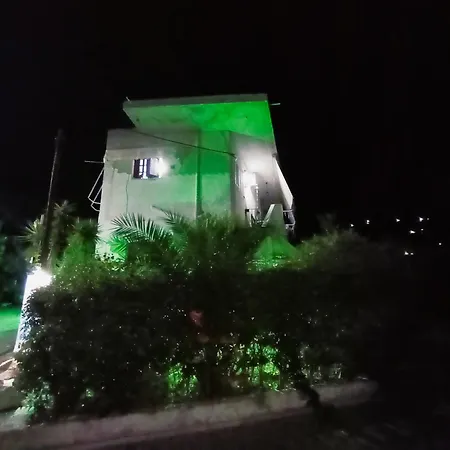 Akrata Golden House 3 *