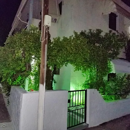 Akrata Golden House 3