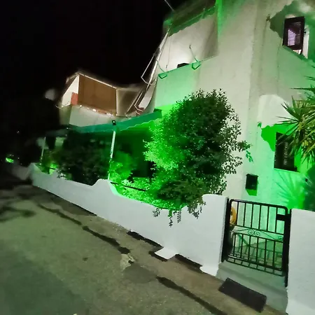 Apartmán Akrata Golden House 3 *