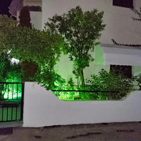 Akrata Golden House 3 *