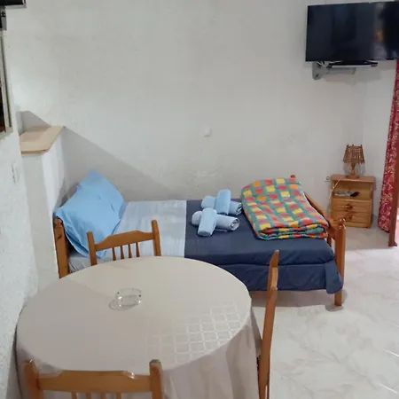 Apartamento Akrata Golden House 3 *