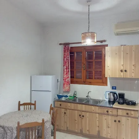 Apartamento Akrata Golden House 3 *