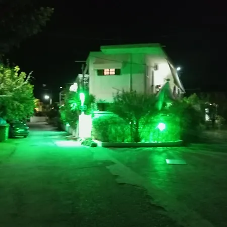 Akrata Golden House 3 *