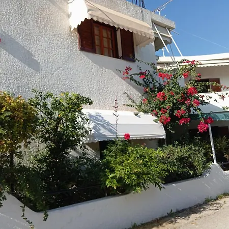 Akrata Golden House 3 *