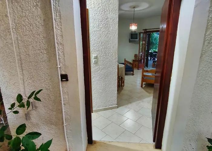 Daire Akrata Golden House 3 *