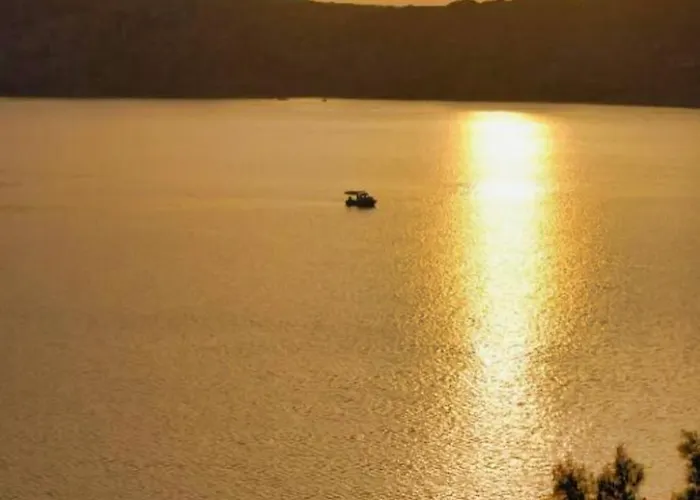 Apartamento Akrata Golden House 3 *