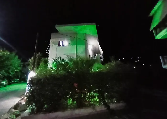 Akrata Golden House 3 *