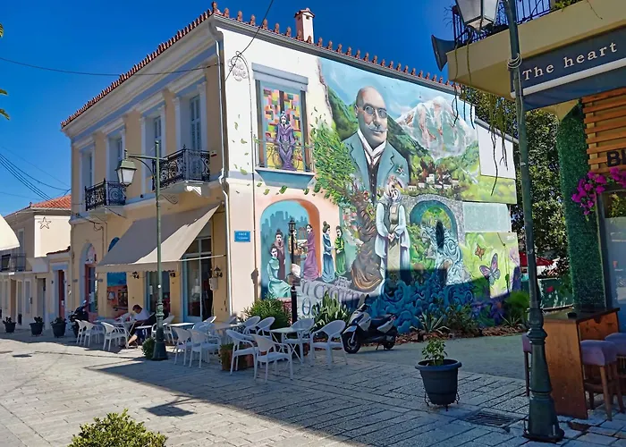 Akrata Golden House 3 *