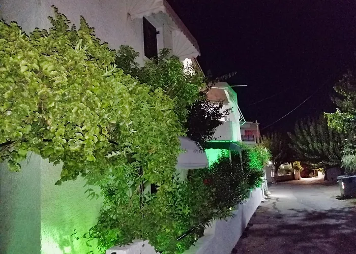 Akrata Golden House 3 *