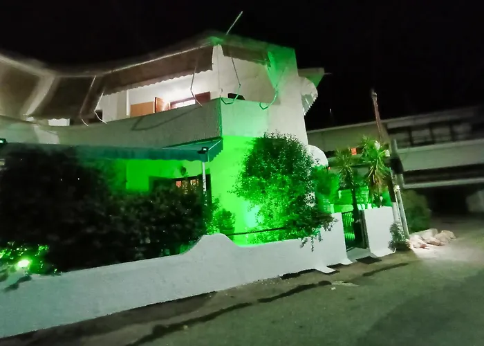 Akrata Golden House 3 *