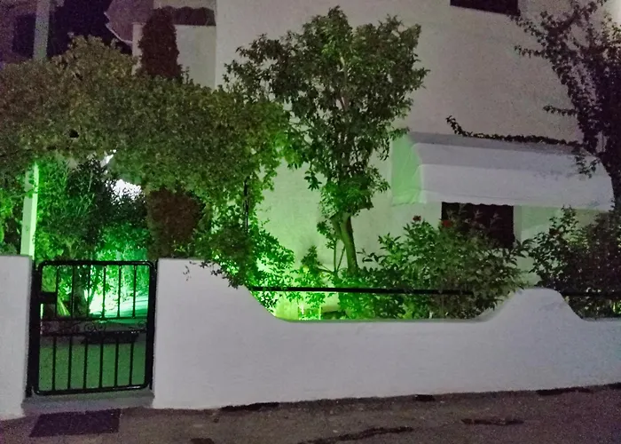 Akrata Golden House 3 *