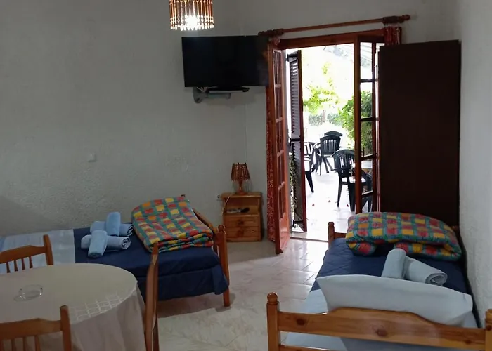 Akrata Golden House 3 *