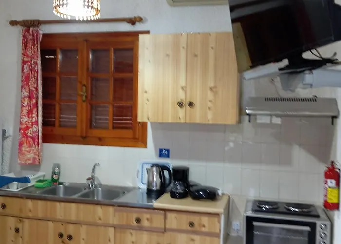 Akrata Golden House 3 *