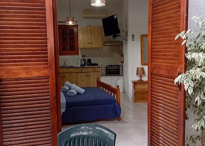 Akrata Golden House 3
