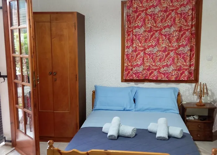 Akrata Golden House 3 *
